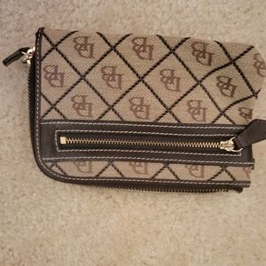 Dooney & Bourke wallet